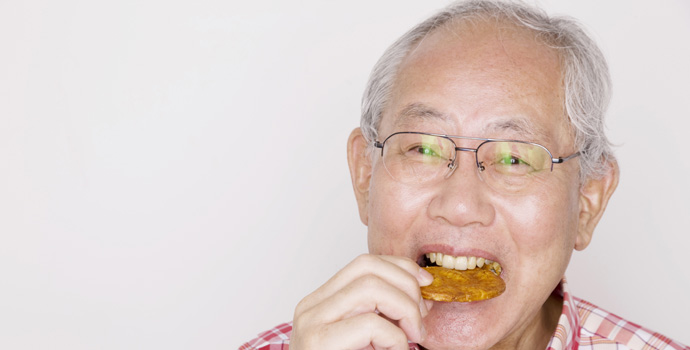しっかり噛める入れ歯生活